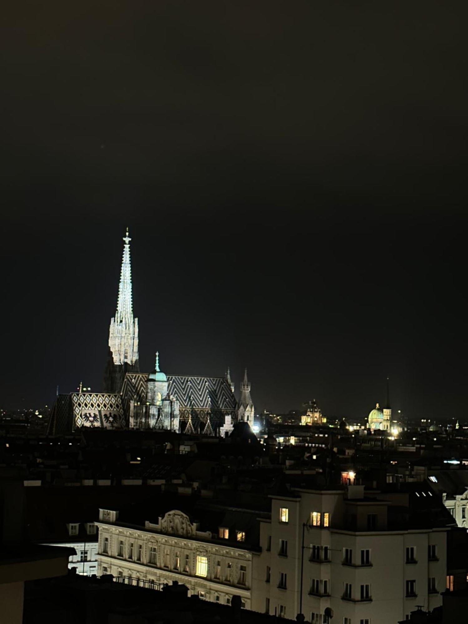 Center Apartment With 360° Rooftop Wien Eksteriør bilde